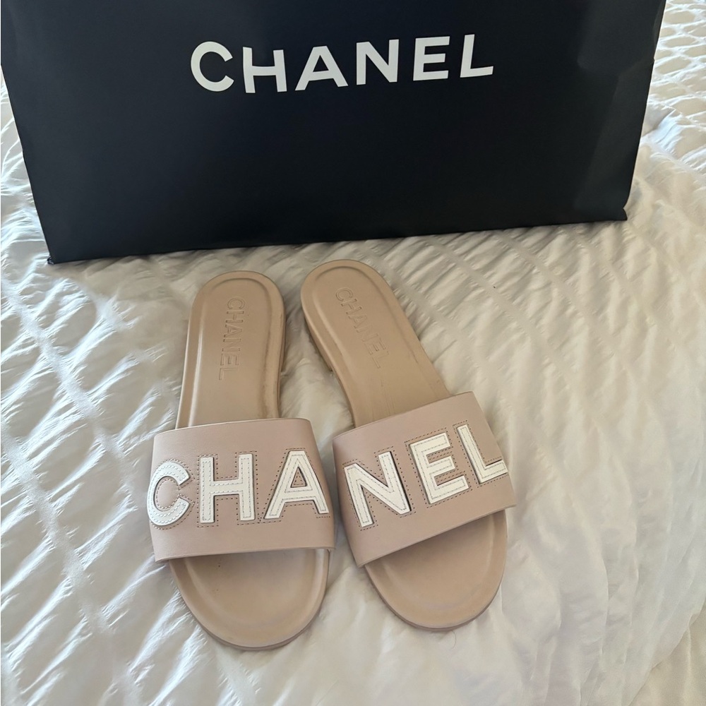 Chanel Logo Beige Leather Flat Shoes Slides Mules size 36.5